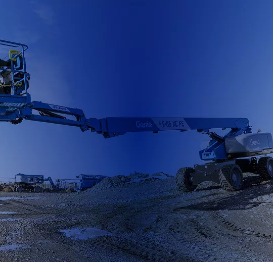 Plataforma articulada de elevación Genie para trabajos en altura en obra