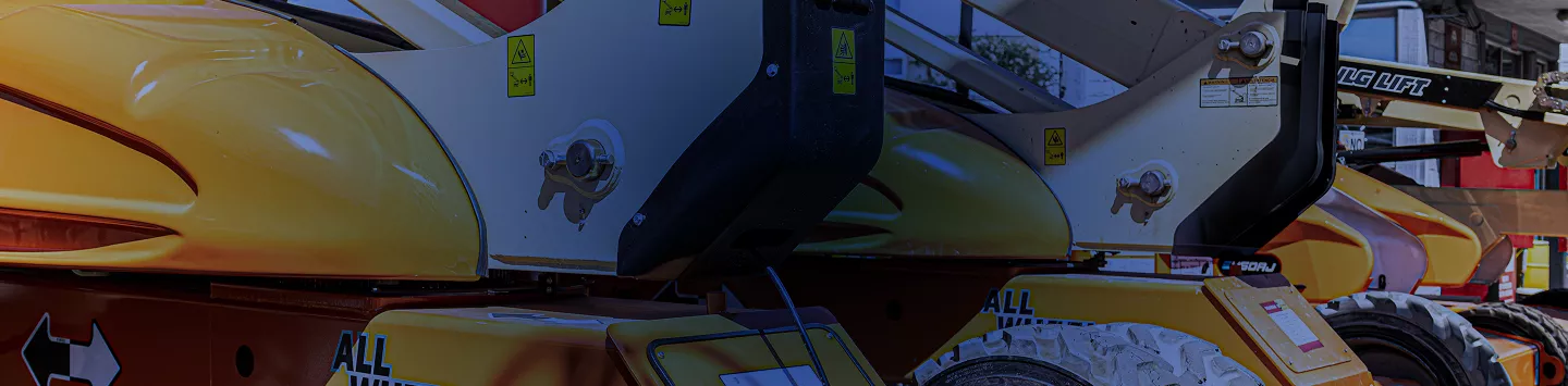 Plataformas de elevación articuladas y telescópicas marca JLG para trabajo en altura